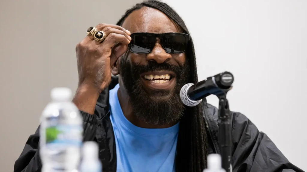 Booker T em conferência de imprensa